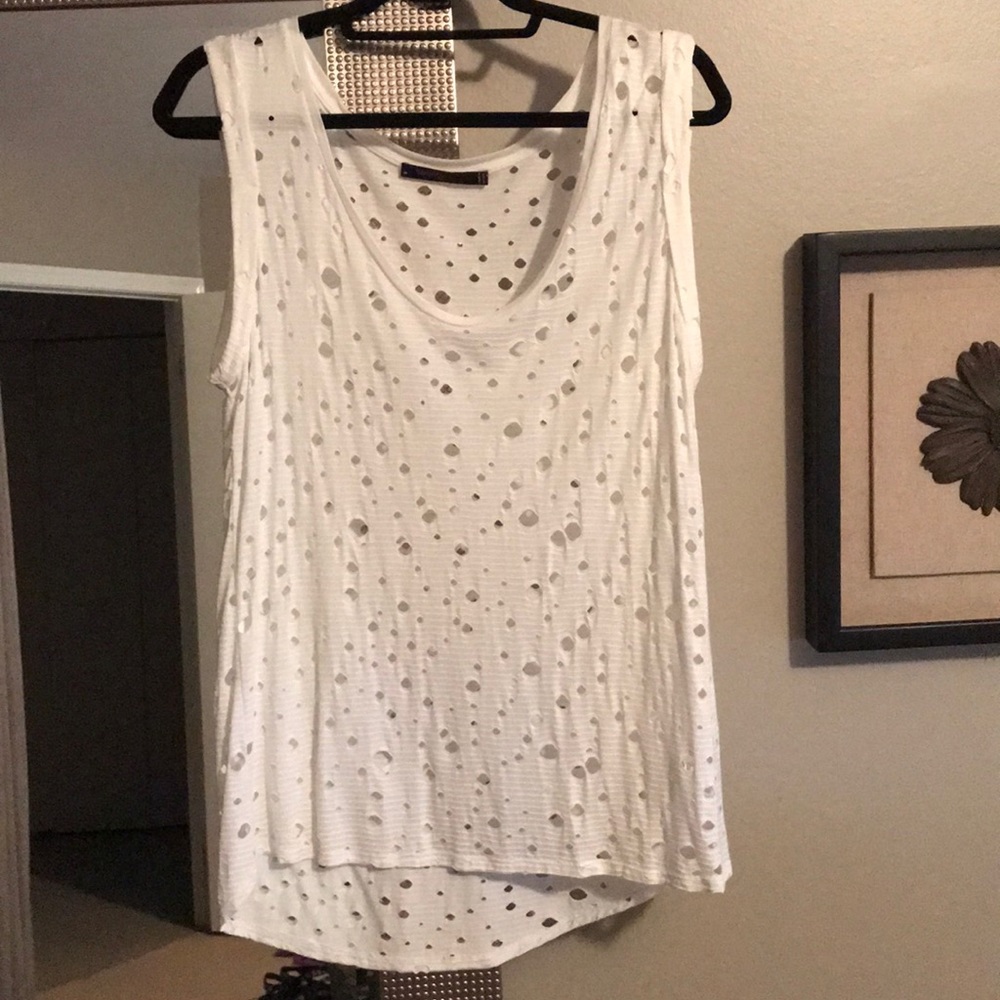 Chic holey tank top